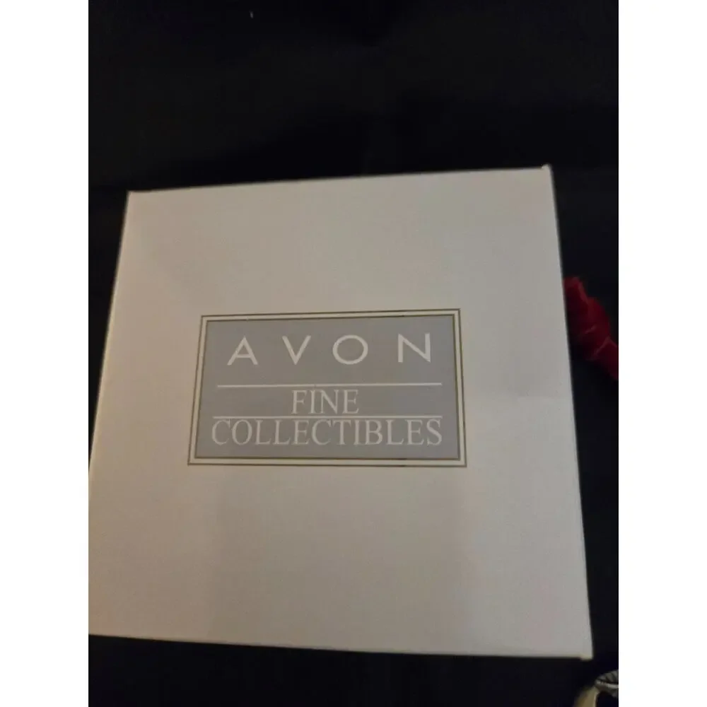 Avon 1999 Christmas Ornament Pewter Dove w/ box & Red Velvet Bag Season of Peace